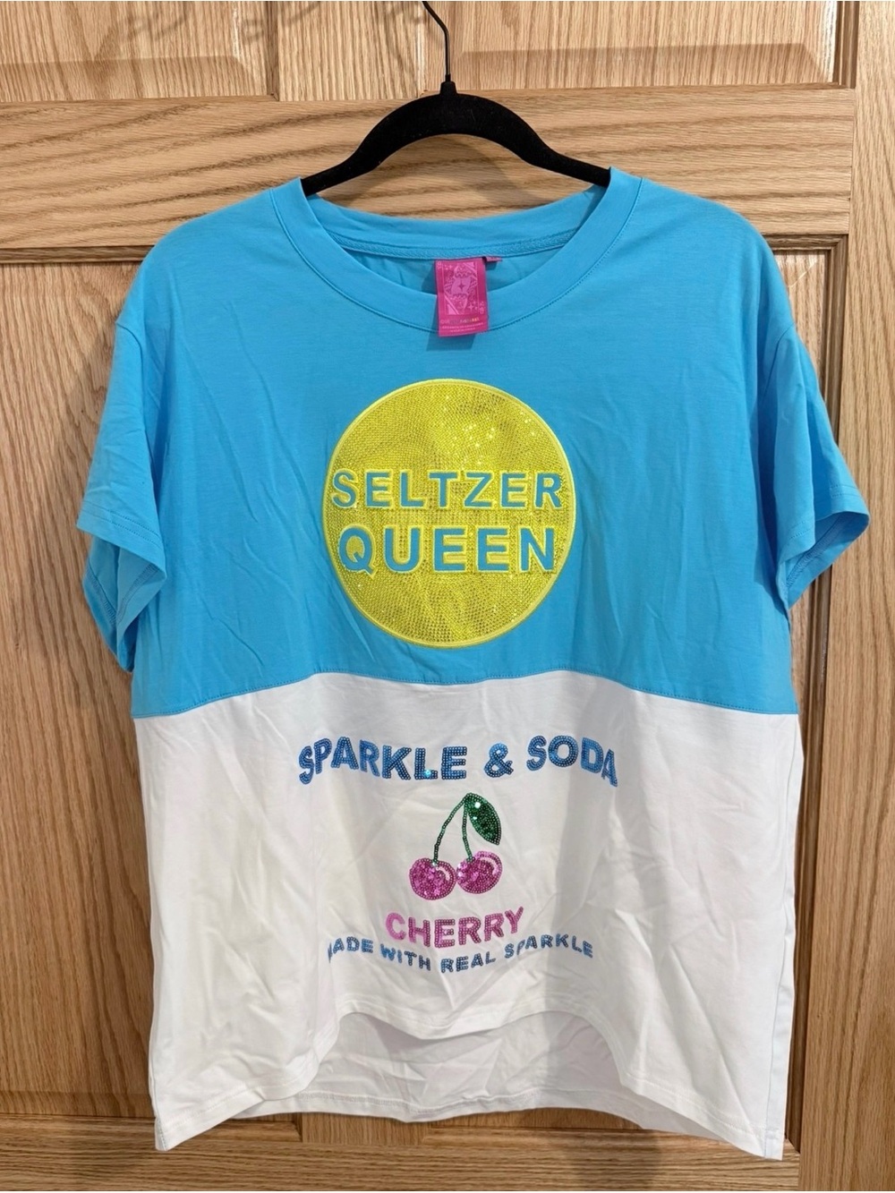 QUEEN OF SPARKLES Blue, White & Yellow 'Seltzer Queen' Graphic Tee